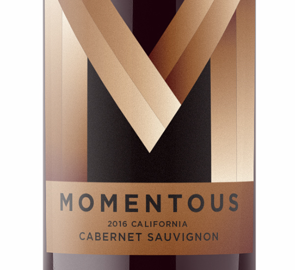 Momentous Wines wine packaging